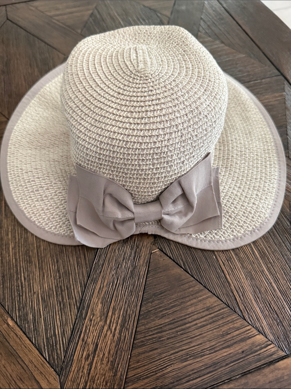 LC Lauren Conrad Straw Split Back Cloche Hat Ribbon Bow Ponytail Sun Hat NWOT